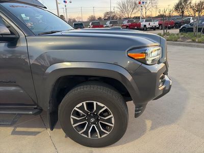 2023 Toyota Tacoma - Photo 2