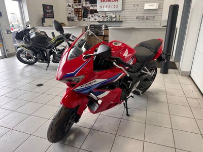 2024 Honda CBR650R ABS - Photo 2