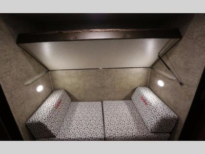 2017 Coachmen RV Freedom Express Liberty Edition - Photo 23