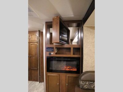 2017 Coachmen RV Freedom Express Liberty Edition - Photo 16