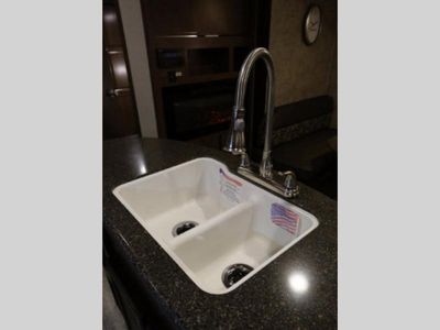 2017 Coachmen RV Freedom Express Liberty Edition - Photo 20
