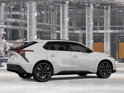 2026 Toyota bZ - Photo 13