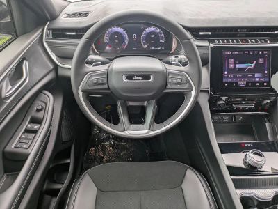 2025 Jeep Grand Cherokee — photo 14 view