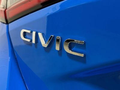 2026 Honda Civic Hatchback Hybrid - Photo 9