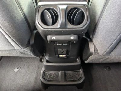 2025 Jeep Wrangler — photo 14 view