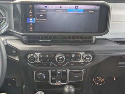 2025 Jeep Wrangler — photo 18 view