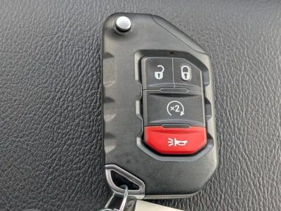 2025 Jeep Wrangler — photo 30 view