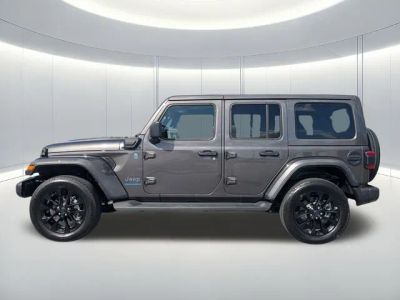 2025 Jeep Wrangler — photo 8 view