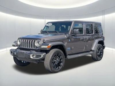 2025 Jeep Wrangler Sahara 4xe in Gray — front three-quarter view