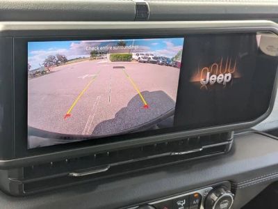 2025 Jeep Wrangler — photo 24 view