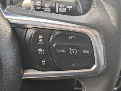 2025 Jeep Wrangler — photo 27 view