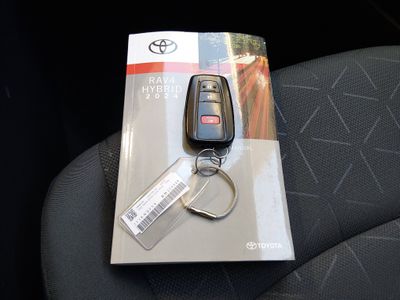 2024 Toyota RAV4 - Photo 15