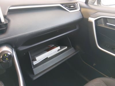 2024 Toyota RAV4 - Photo 16