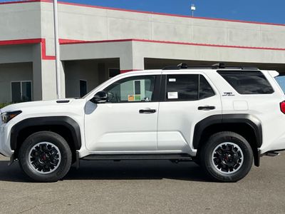 2026 Toyota 4Runner i-FORCE MAX - Photo 5