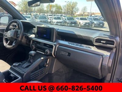 2025 Toyota Tacoma - Photo 7