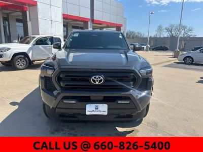 2025 Toyota Tacoma - Photo 2
