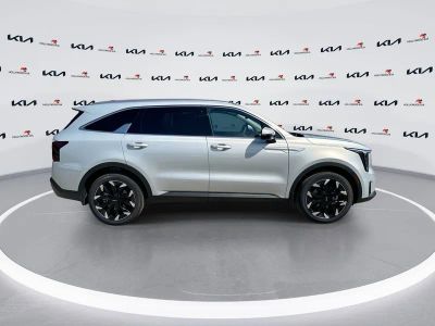 2026 Kia Sorento — photo 9 view