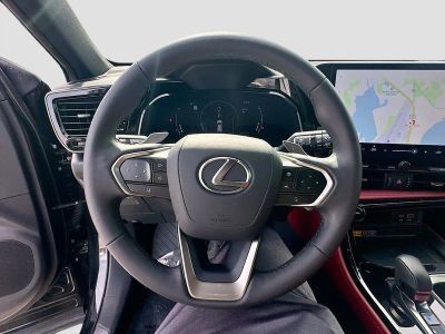 2025 Lexus NX — photo 11 view