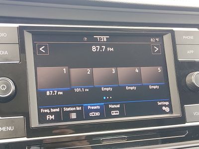 2024 Volkswagen Jetta — photo 17 view