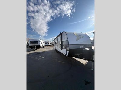 2024 Wayfinder RV Go Play — front three-quarter view