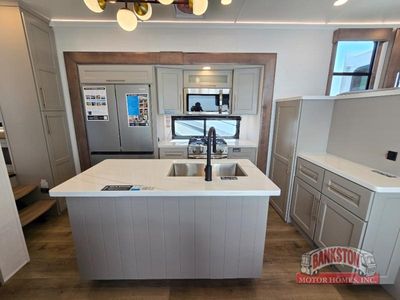 2026 Paradigm 385FL — photo 11 view
