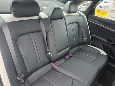 2026 Kia K5 — photo 14 view
