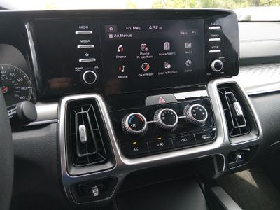 2023 Kia Sorento - Photo 18