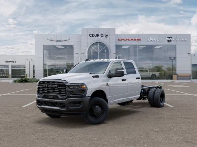 2026 RAM Ram 3500 Chassis Cab RAM 3500 TRADESMAN CREW CAB CHASSIS 4X4 60' CA in Bright White Clear-Coat Exterior Paint — front...