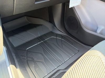 2027 Chevrolet Bolt - Photo 30