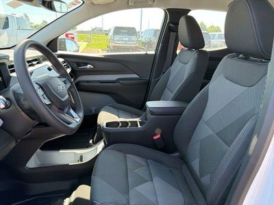 2027 Chevrolet Bolt - Photo 18