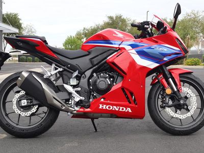 2025 Honda CBR500R - Photo 8