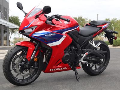 2025 Honda CBR500R - Photo 2
