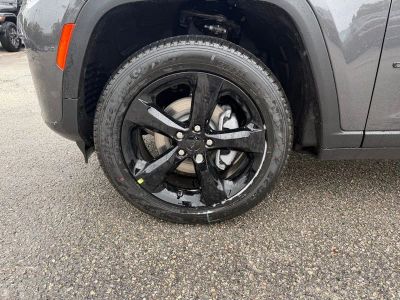 2026 Jeep Grand Cherokee — photo 9 view