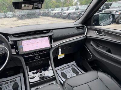2026 Jeep Grand Cherokee — photo 37 view