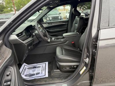 2026 Jeep Grand Cherokee — photo 16 view
