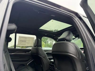 2026 Jeep Grand Cherokee — photo 33 view