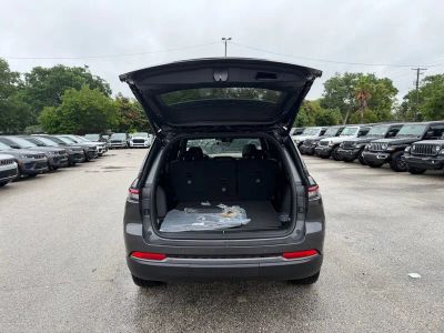 2026 Jeep Grand Cherokee — photo 38 view