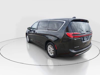 2023 Chrysler Pacifica — detail view