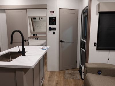 2026 Alliance RV Valor All-Access - Photo 6