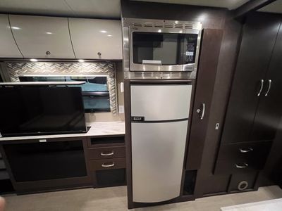 2016 Leisure Travel Vans UNITY - Photo 11