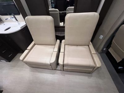 2016 Leisure Travel Vans UNITY - Photo 6