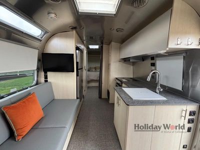 2023 Airstream Flying Cloud - Photo 3