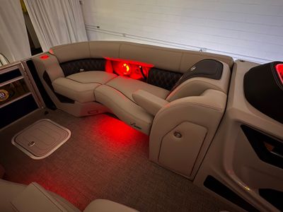 2026 Barletta Lusso L23UC - Photo 3