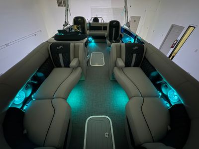 2026 Barletta Lusso L23UC - Photo 2