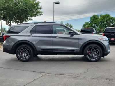 2025 Ford Explorer — side profile view