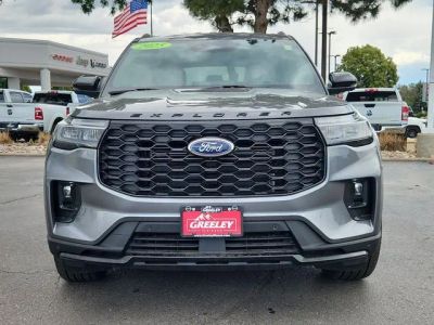 2025 Ford Explorer — detail view