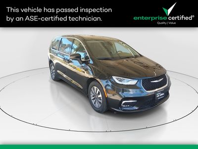 2023 Chrysler Pacifica Hybrid Touring L FWD — front three-quarter view