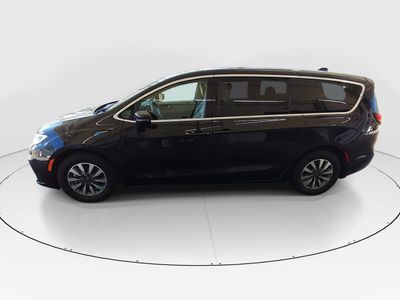 2023 Chrysler Pacifica — interior view