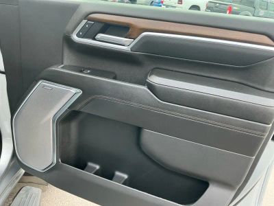 2025 Chevrolet Silverado 2500HD — photo 21 view