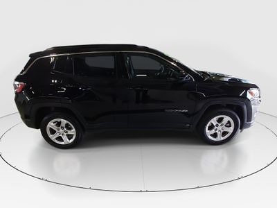 2024 Jeep Compass — photo 8 view